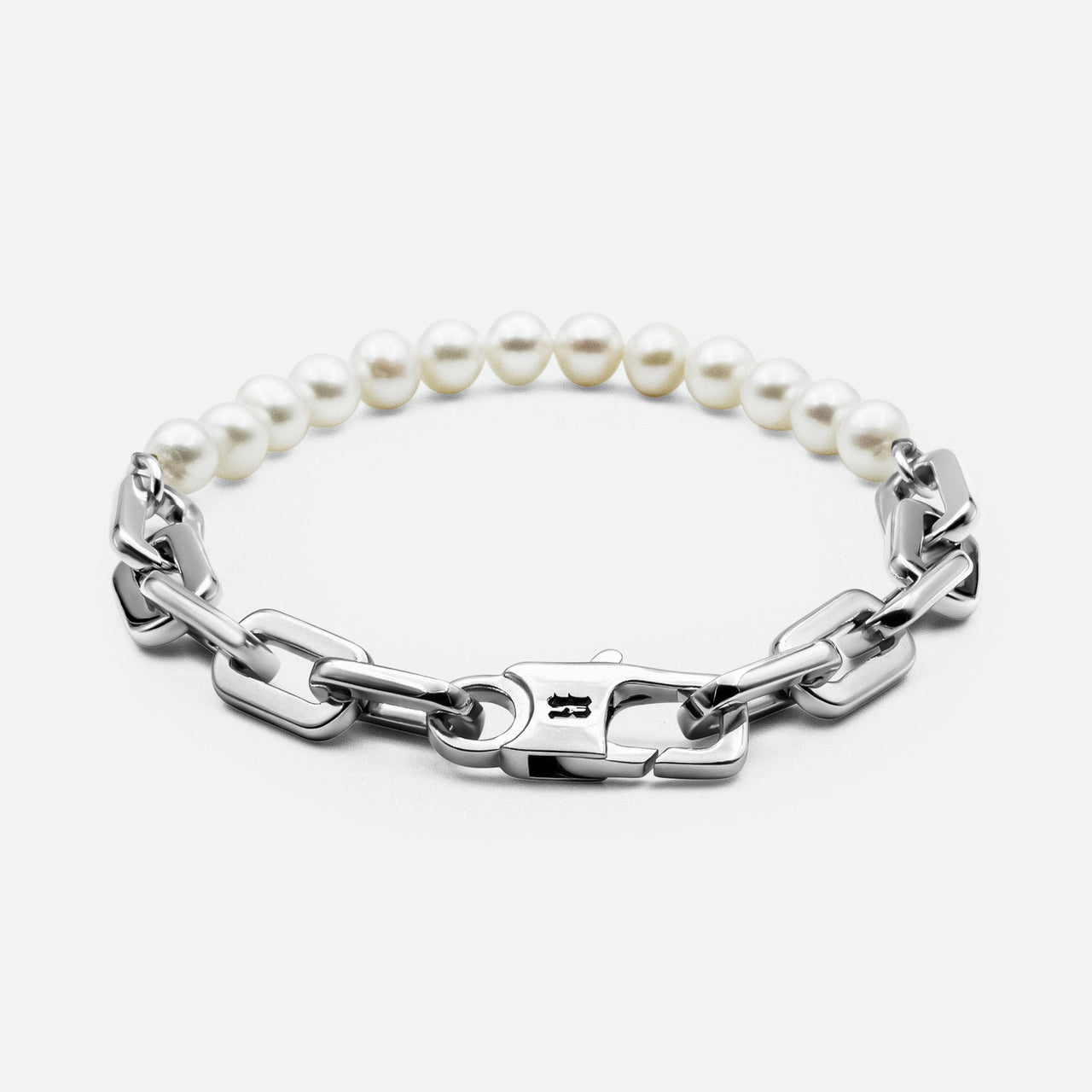 Axel Pearl Bracelet with silver chain links and freshwater pearls