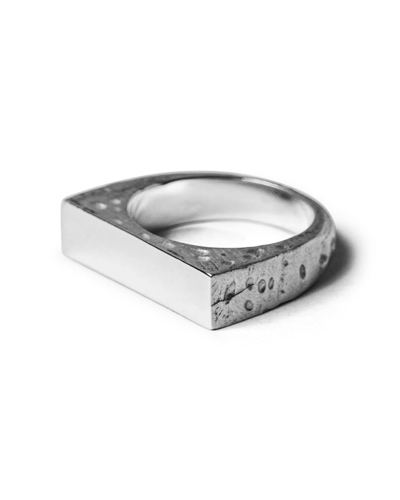 Men's Mickey 1.0 signet ring in oxidised sterling silver